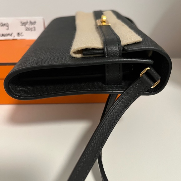 Hermes Kelly To Go Noir Epsom GHW - Picture 5 of 16